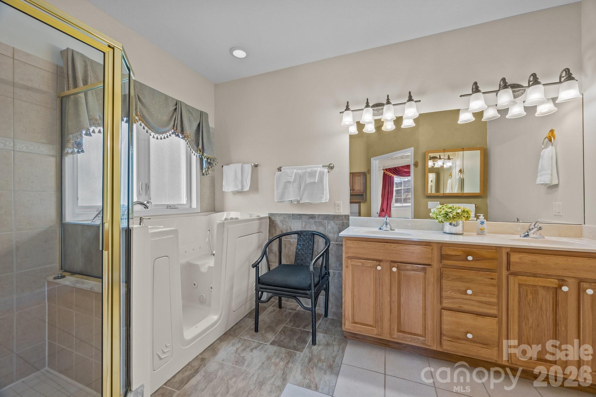 612 Vista Falls Road — Mills River