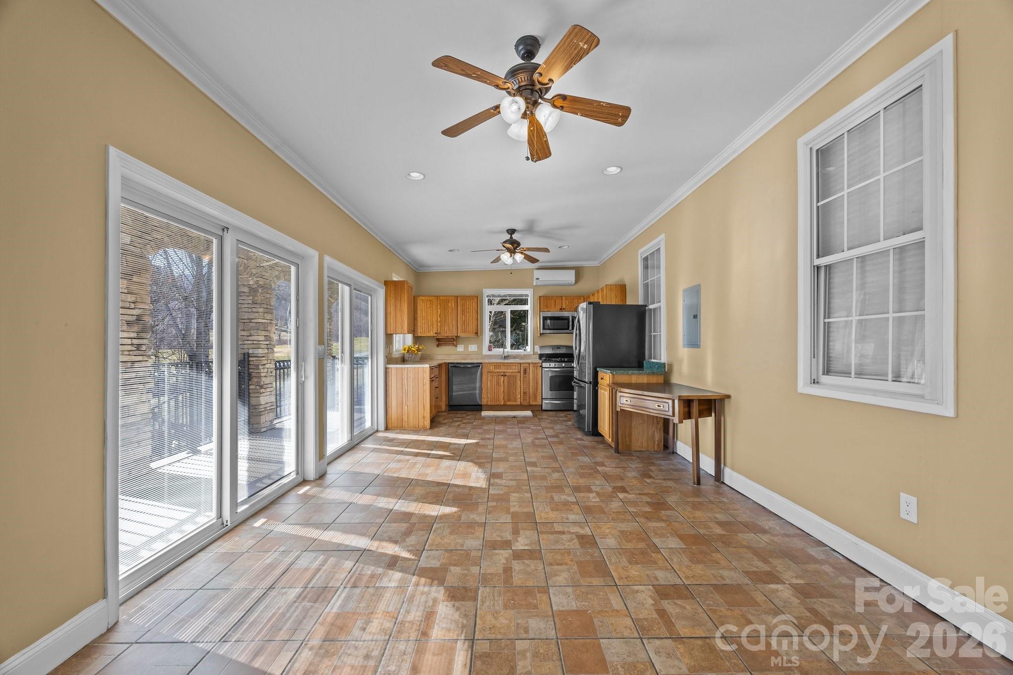 612 Vista Falls Road — Mills River