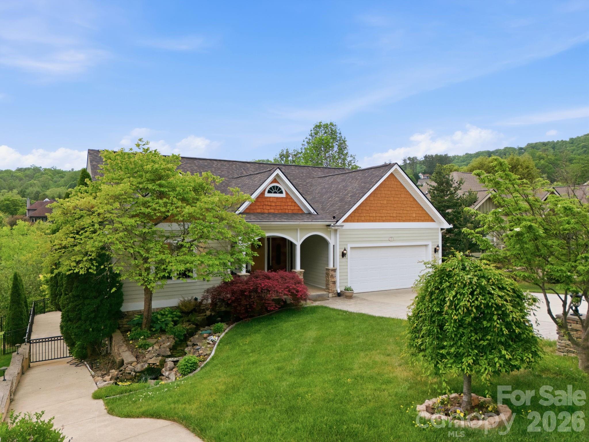 612 Vista Falls Road — Mills River