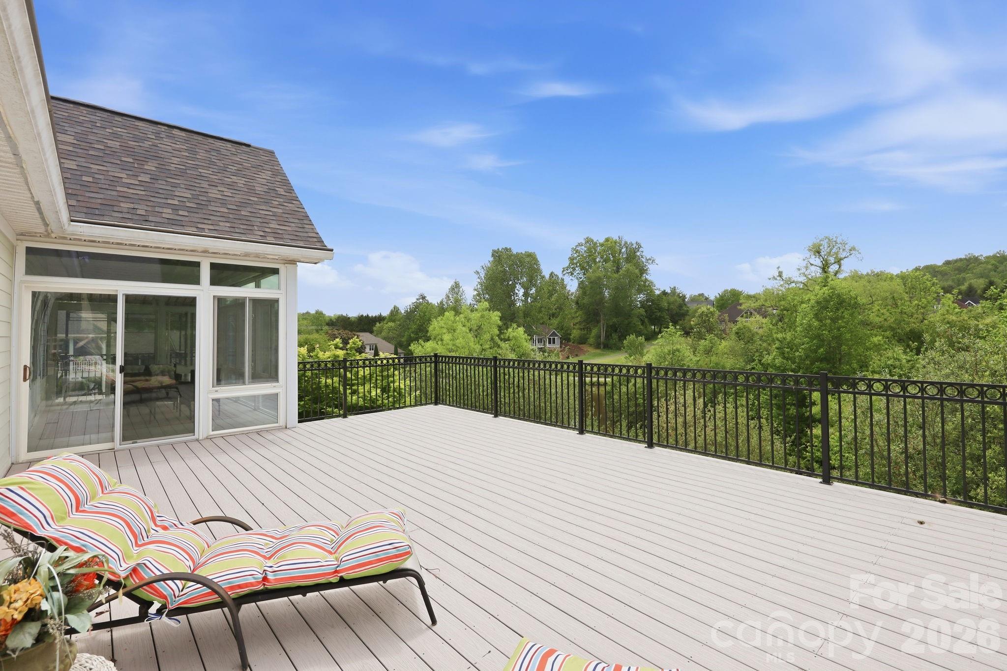 612 Vista Falls Road — Mills River