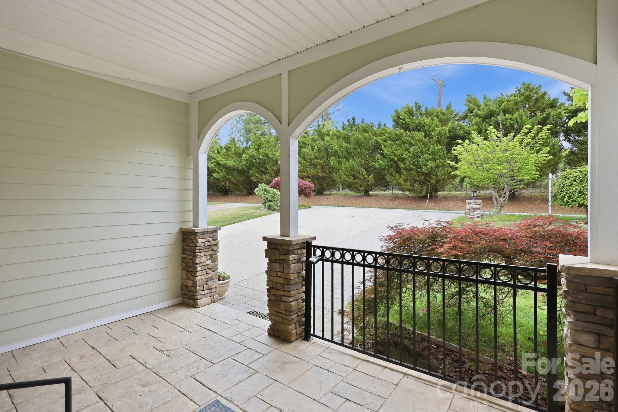 612 Vista Falls Road — Mills River