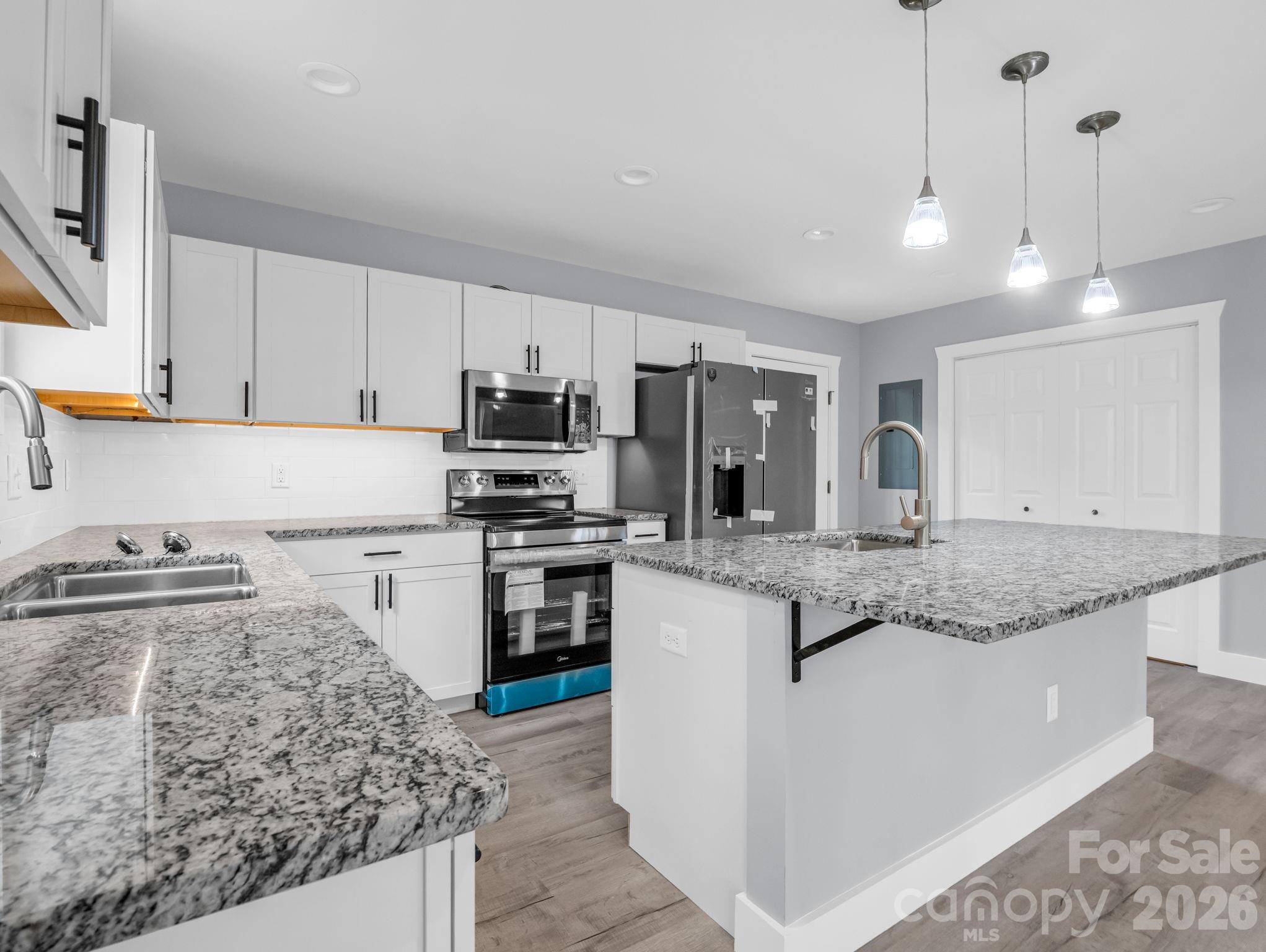 1460 Pickens Highway — Rosman