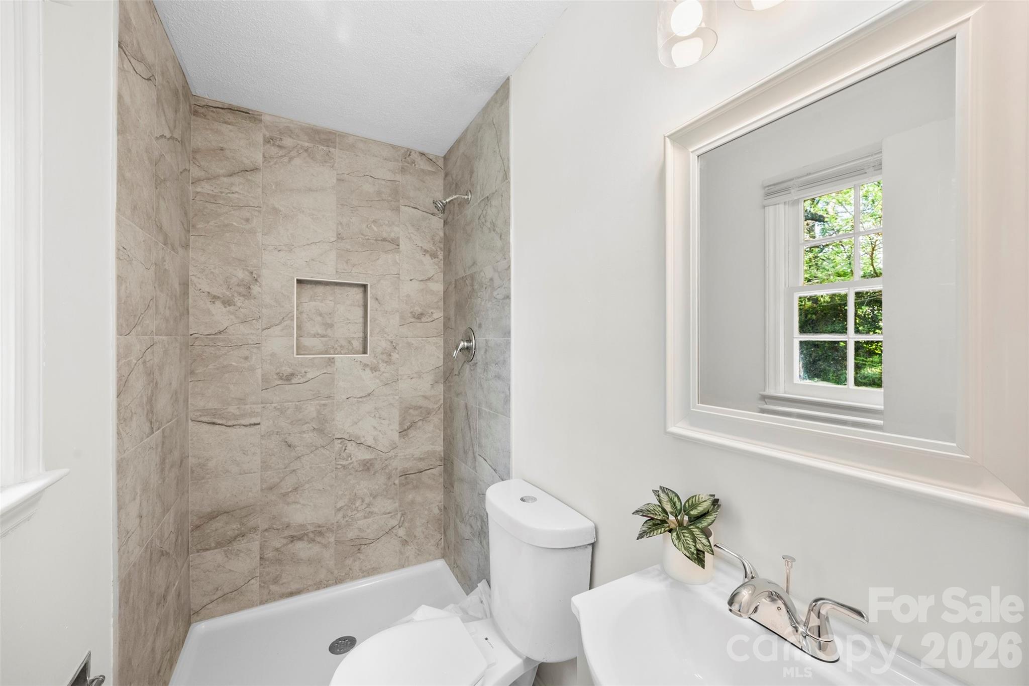425 Whitethorn Drive — Gastonia