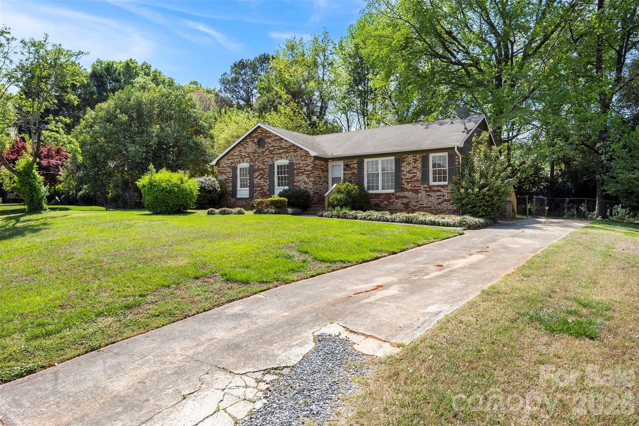 425 Whitethorn Drive — Gastonia