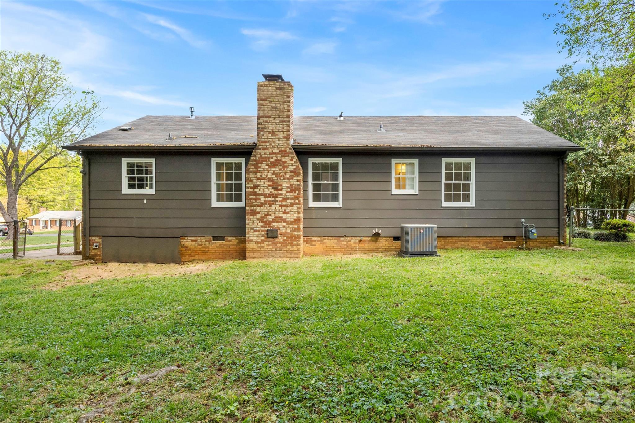 425 Whitethorn Drive — Gastonia