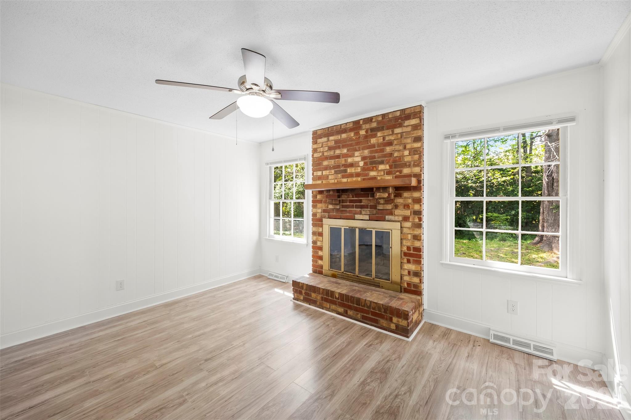 425 Whitethorn Drive — Gastonia