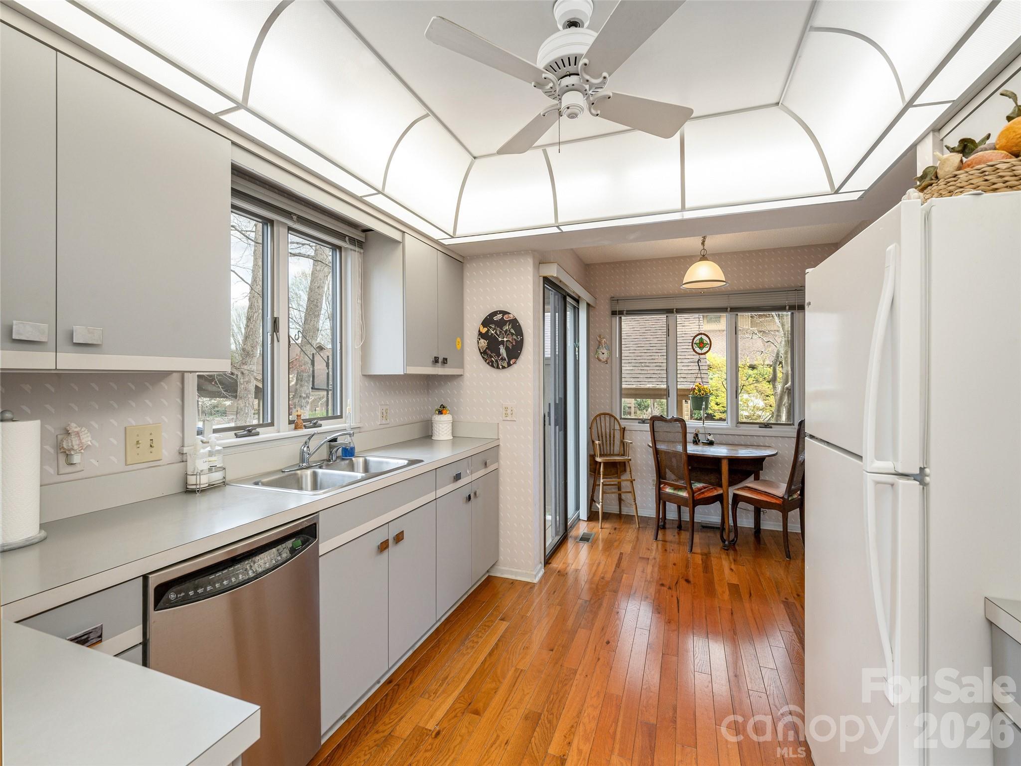 601 Red Oak Drive — Hendersonville