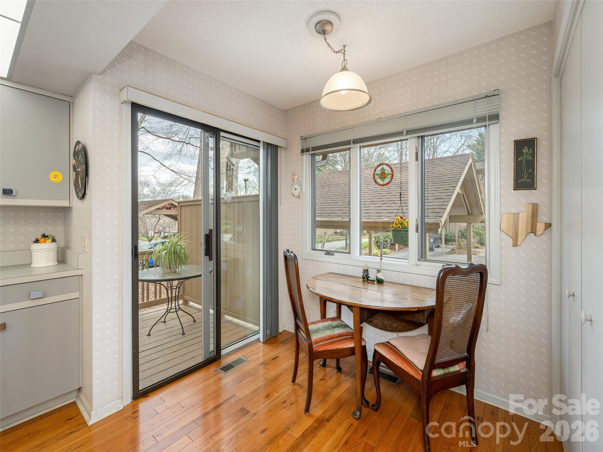 601 Red Oak Drive — Hendersonville