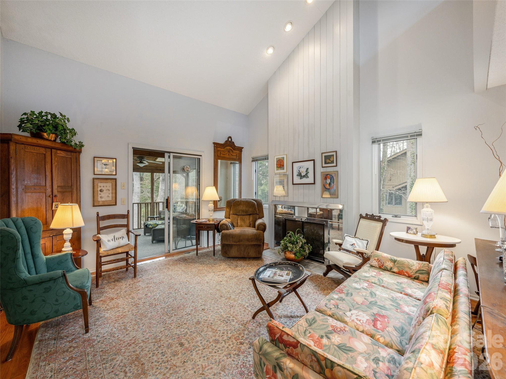 601 Red Oak Drive — Hendersonville