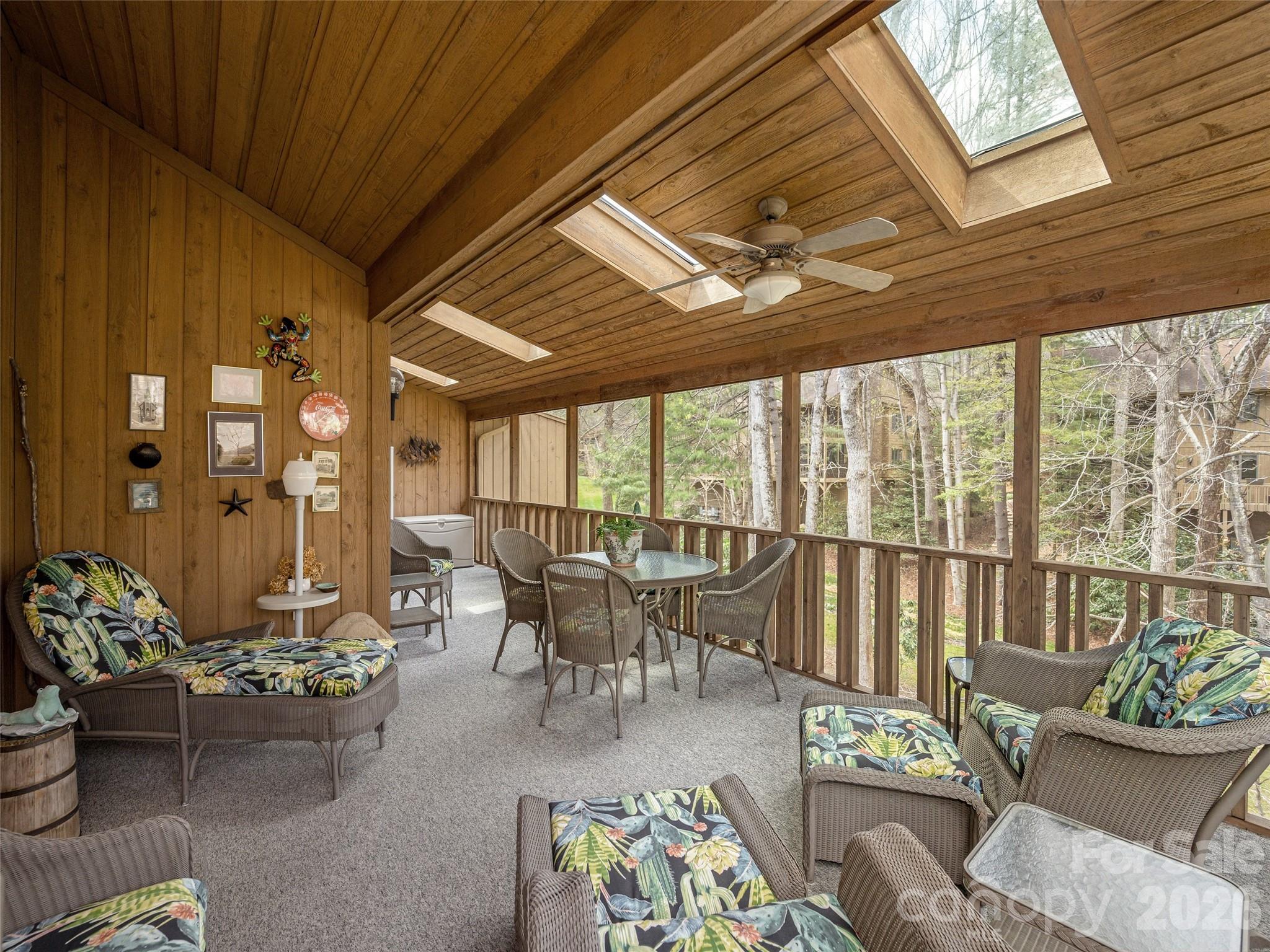 601 Red Oak Drive — Hendersonville