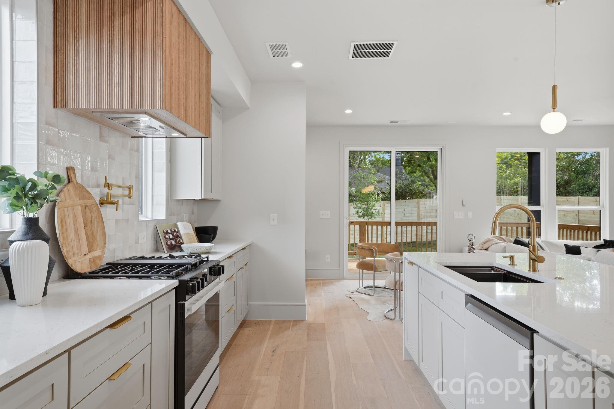 1404 Downs Avenue — Charlotte
