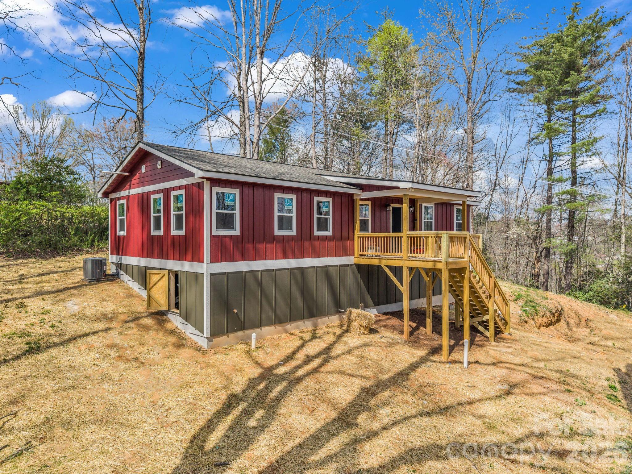 1458 Pickens Highway — Rosman