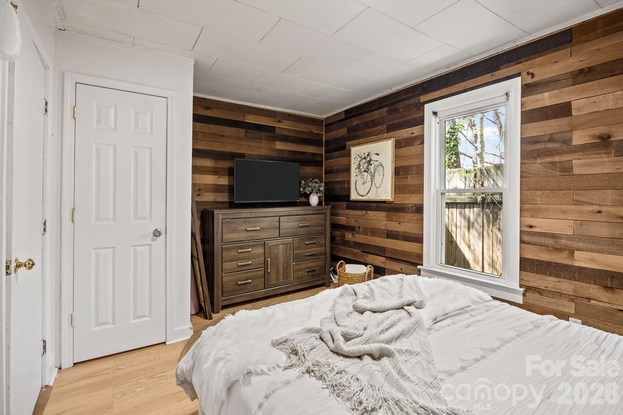 11 Log Cabin Trail — Candler