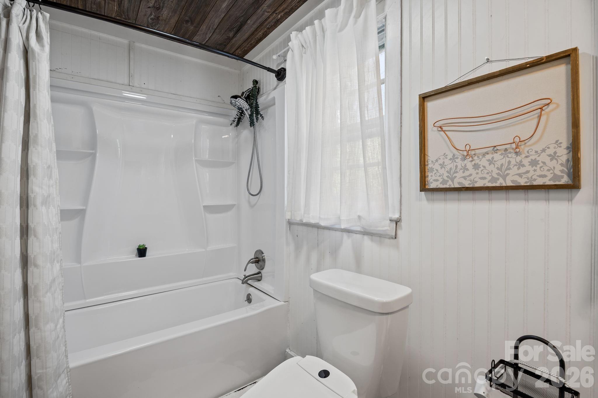 11 Log Cabin Trail — Candler