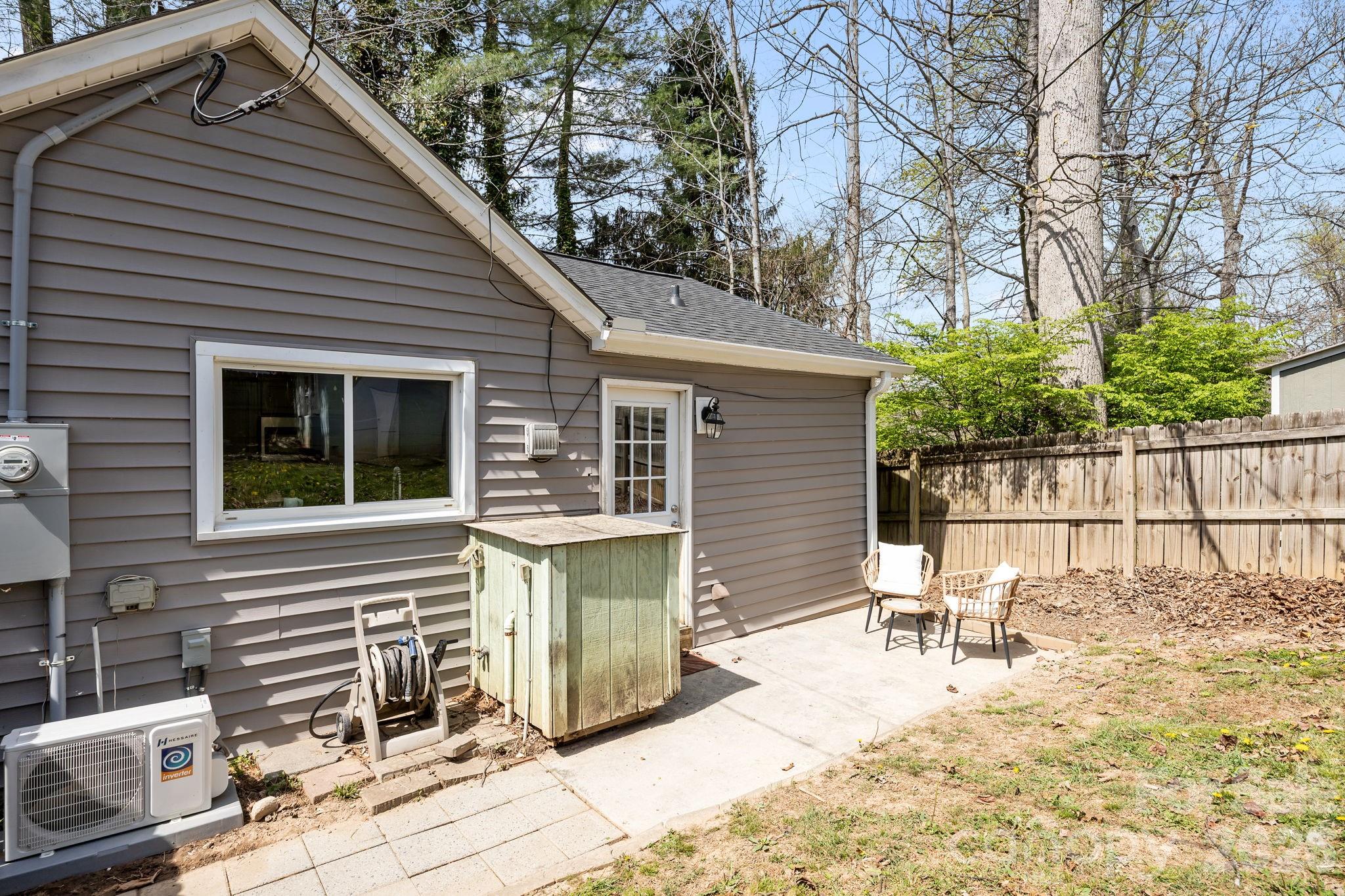 11 Log Cabin Trail — Candler
