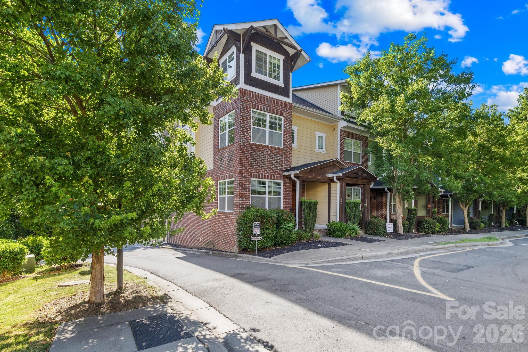 605 Village Main Circle — Davidson