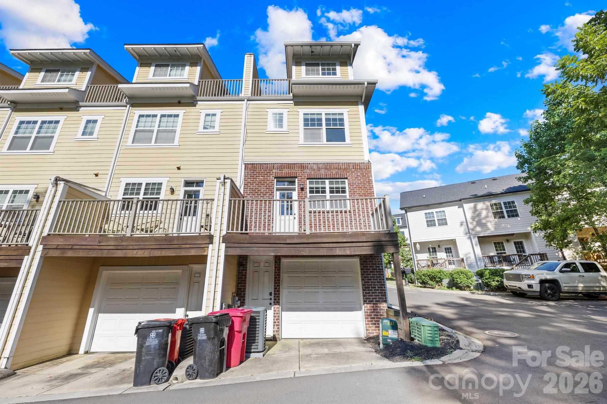 605 Village Main Circle — Davidson