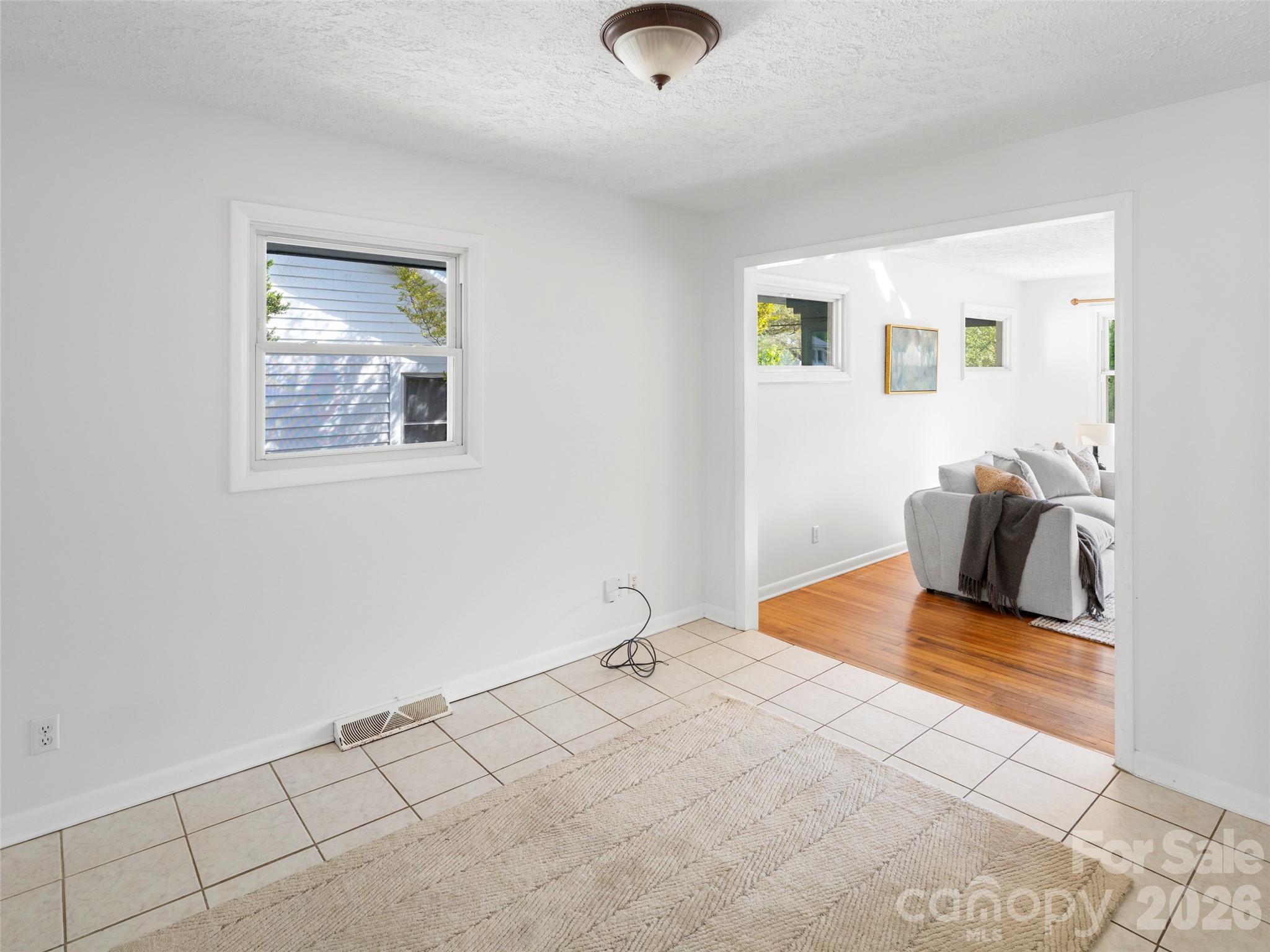 68 Vandalia Avenue — Asheville