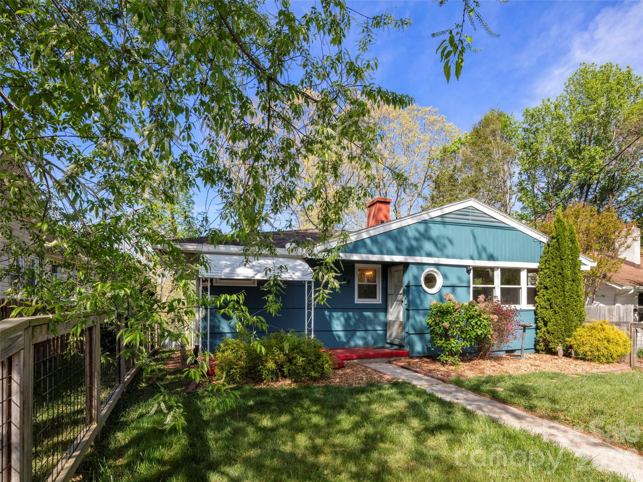 68 Vandalia Avenue — Asheville