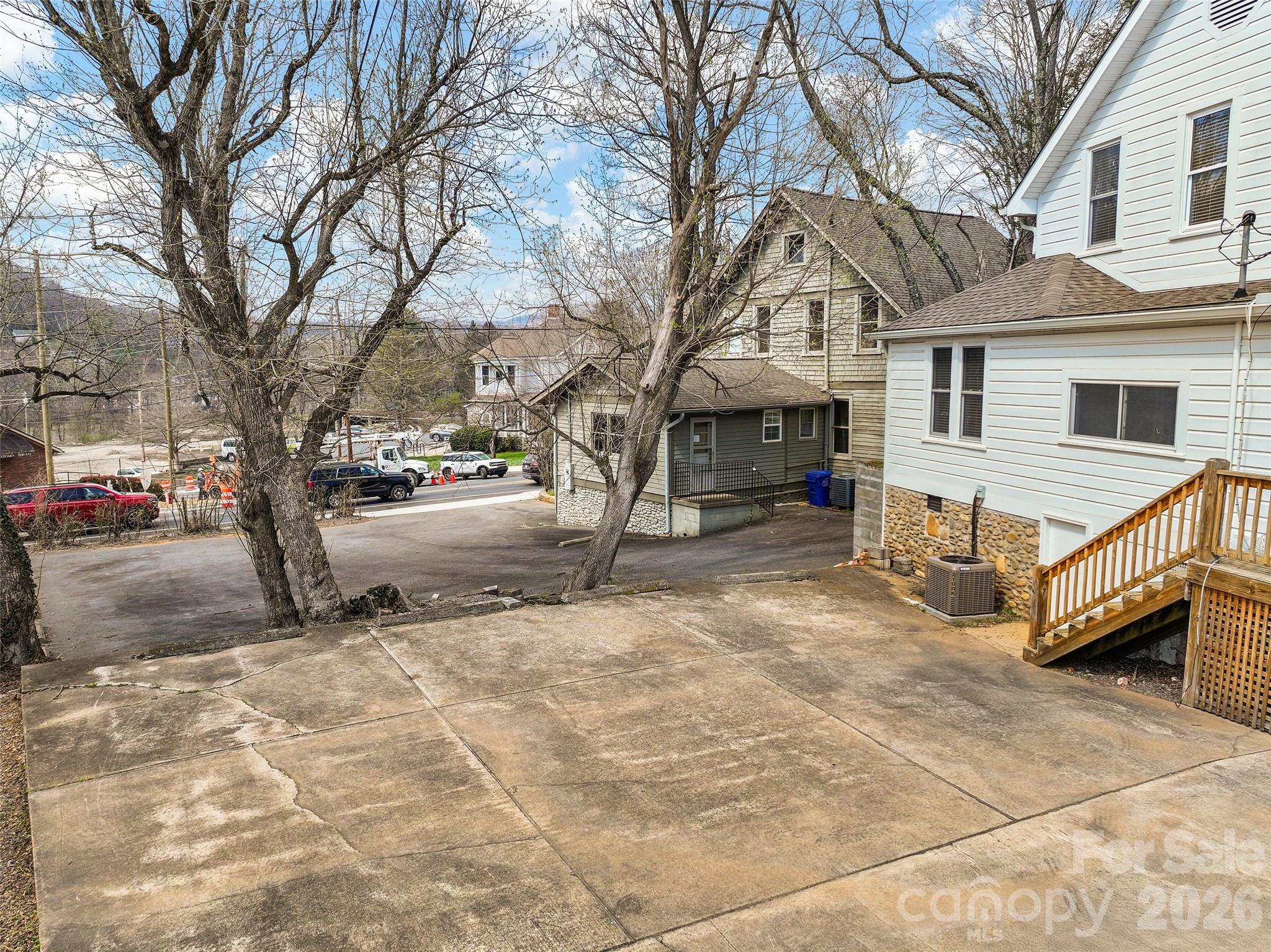 89 Walnut Street — Waynesville
