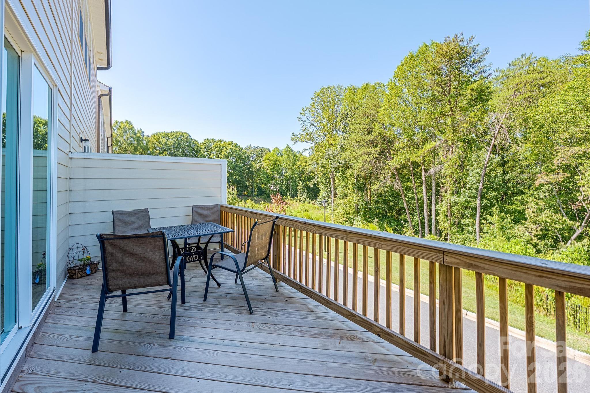 114 Glencoe Lane #102 — Mooresville