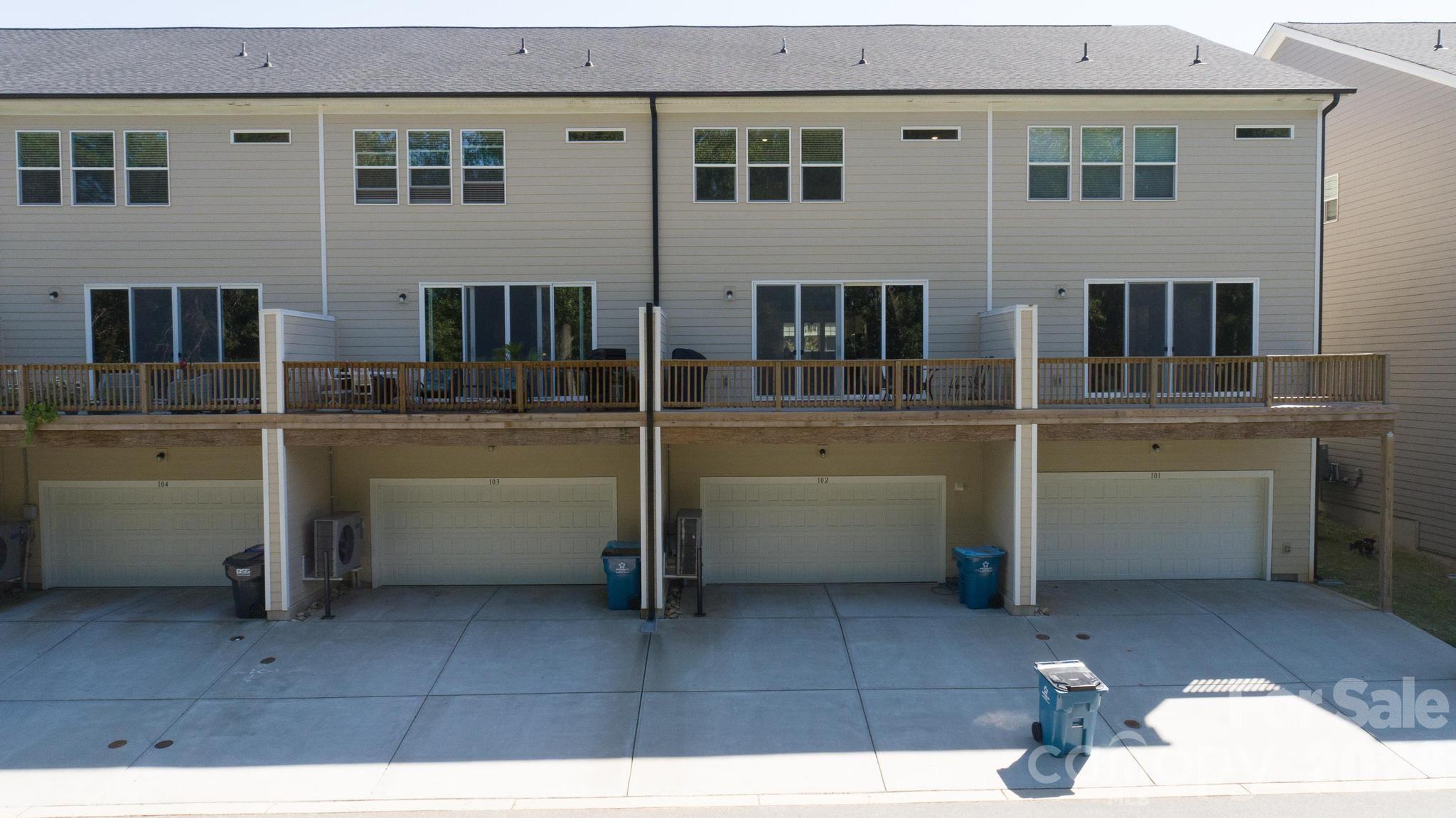 114 Glencoe Lane #102 — Mooresville