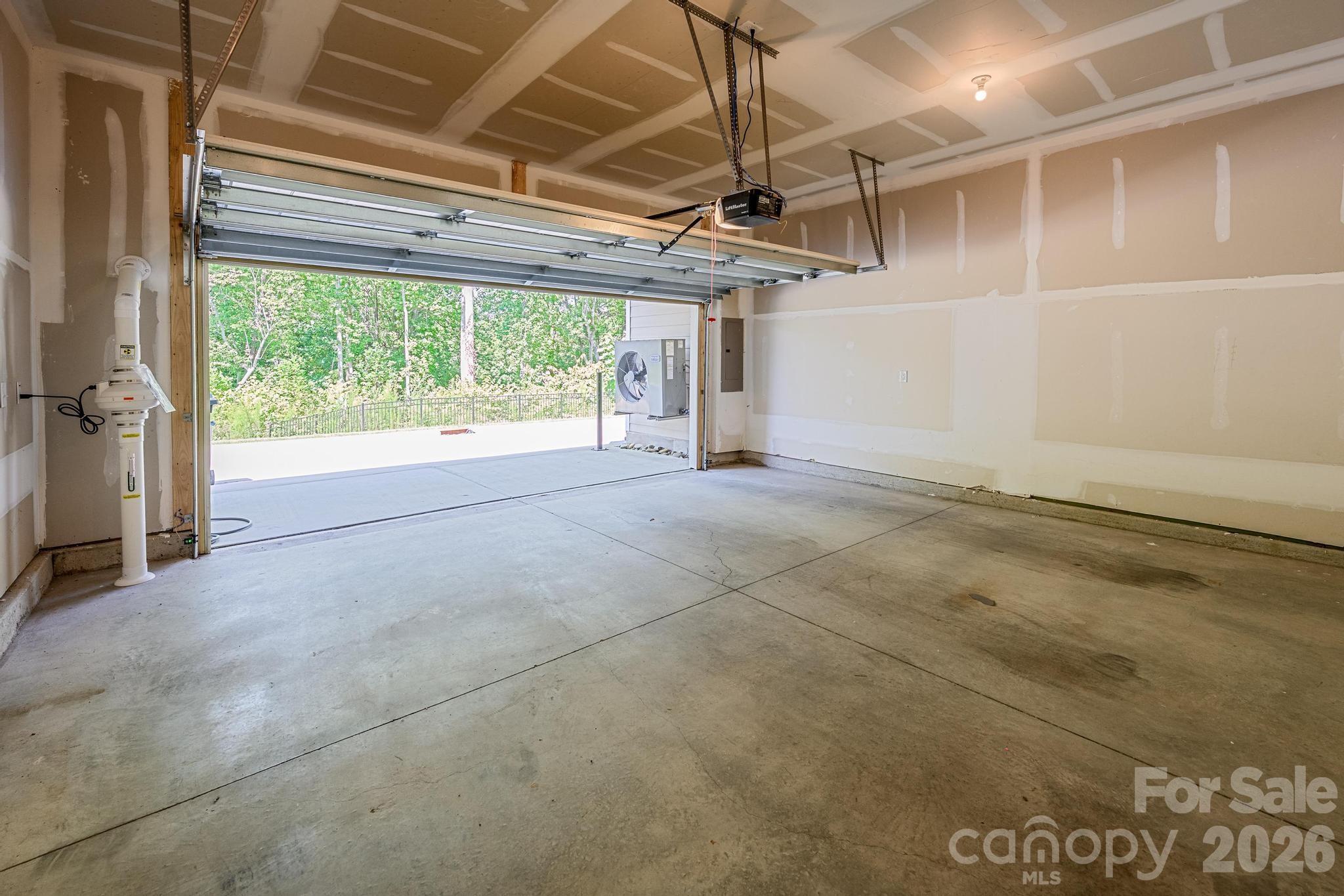 114 Glencoe Lane #102 — Mooresville