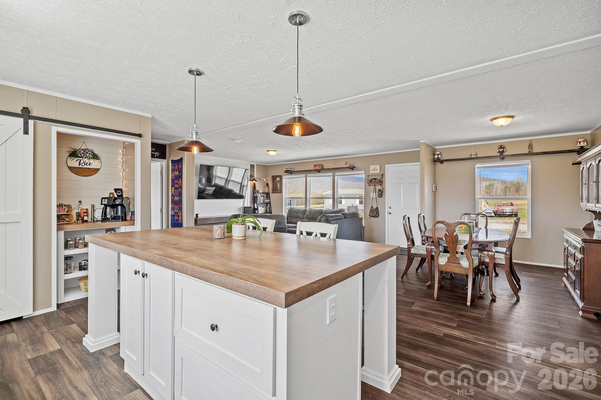 59 Alberto Way — Hendersonville