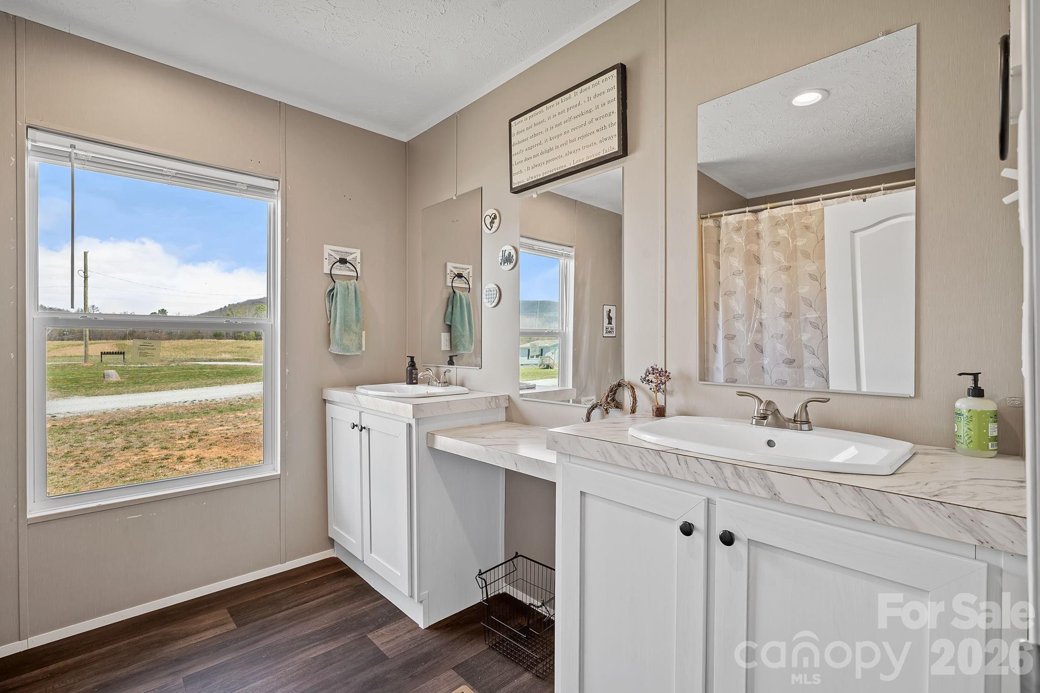 59 Alberto Way — Hendersonville