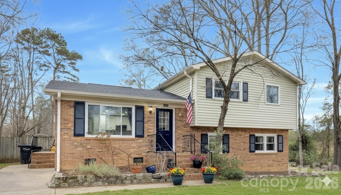 1825 Winfield Drive — Monroe