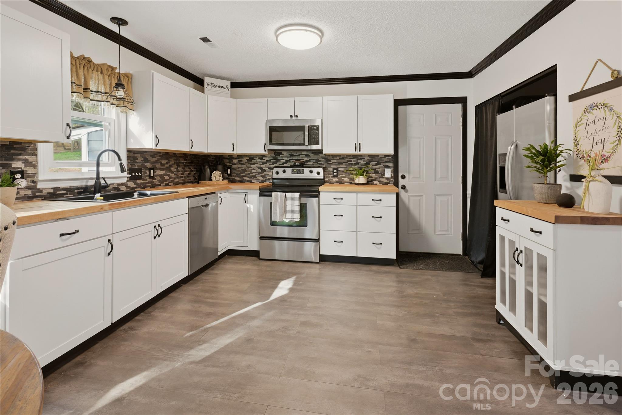 3616 Fair Oaks Place NW — Concord