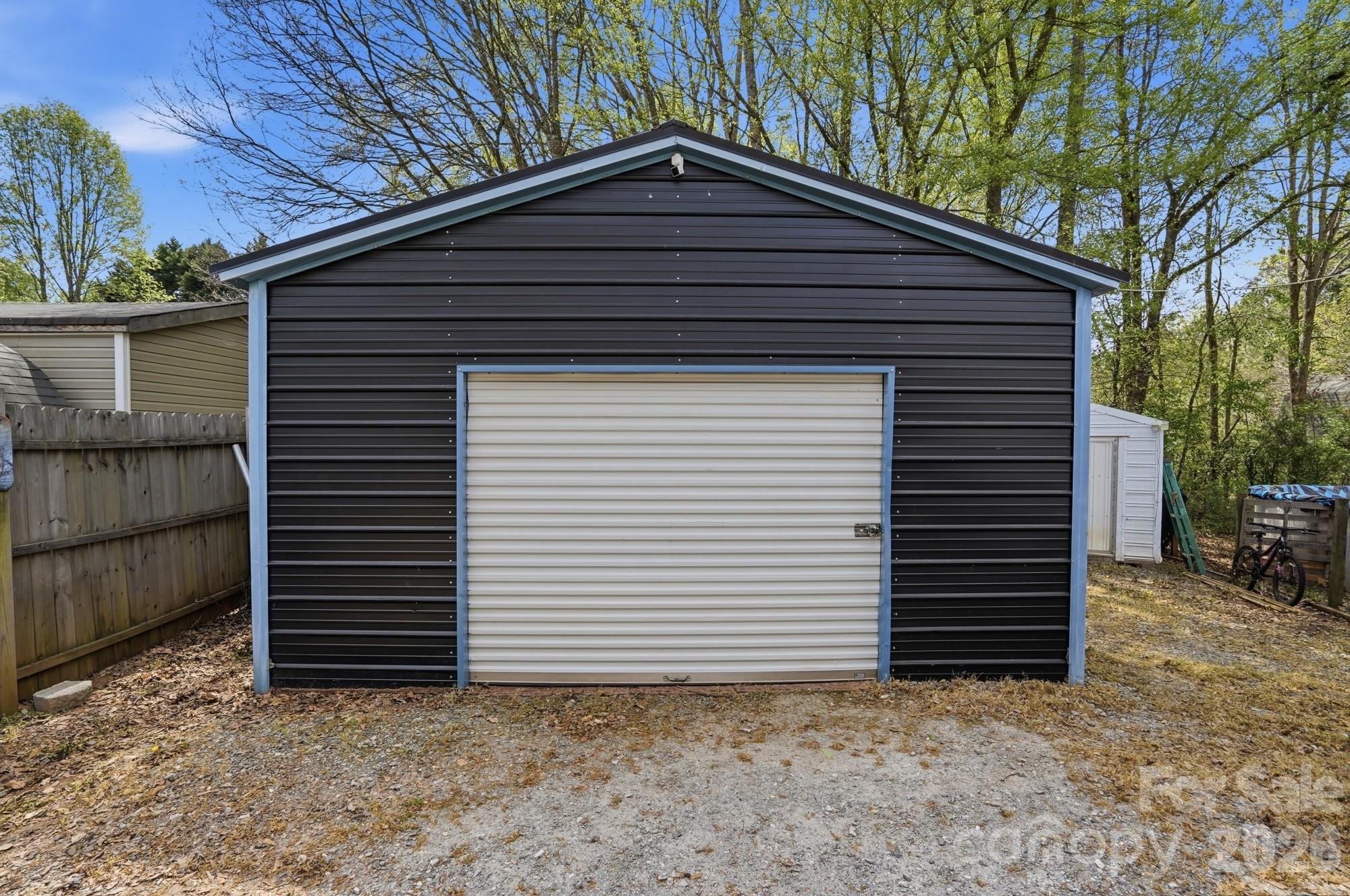 605 Ridgewood Court — Mount Holly