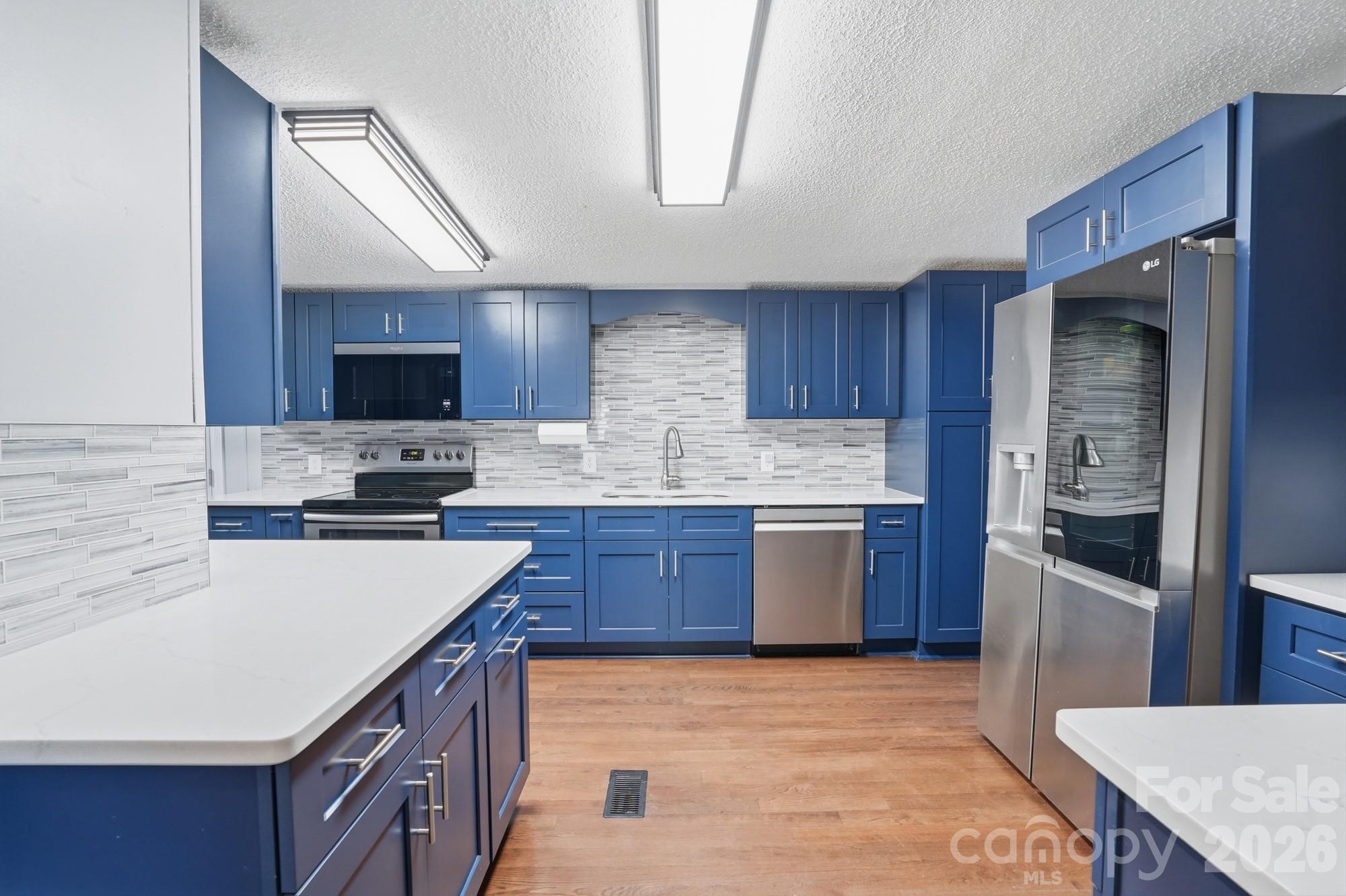 605 Ridgewood Court — Mount Holly
