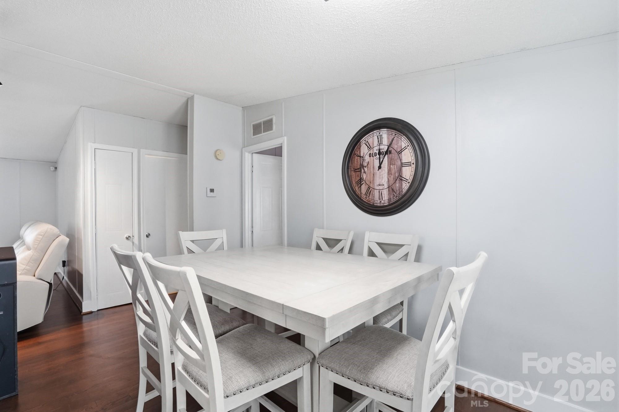 605 Ridgewood Court — Mount Holly