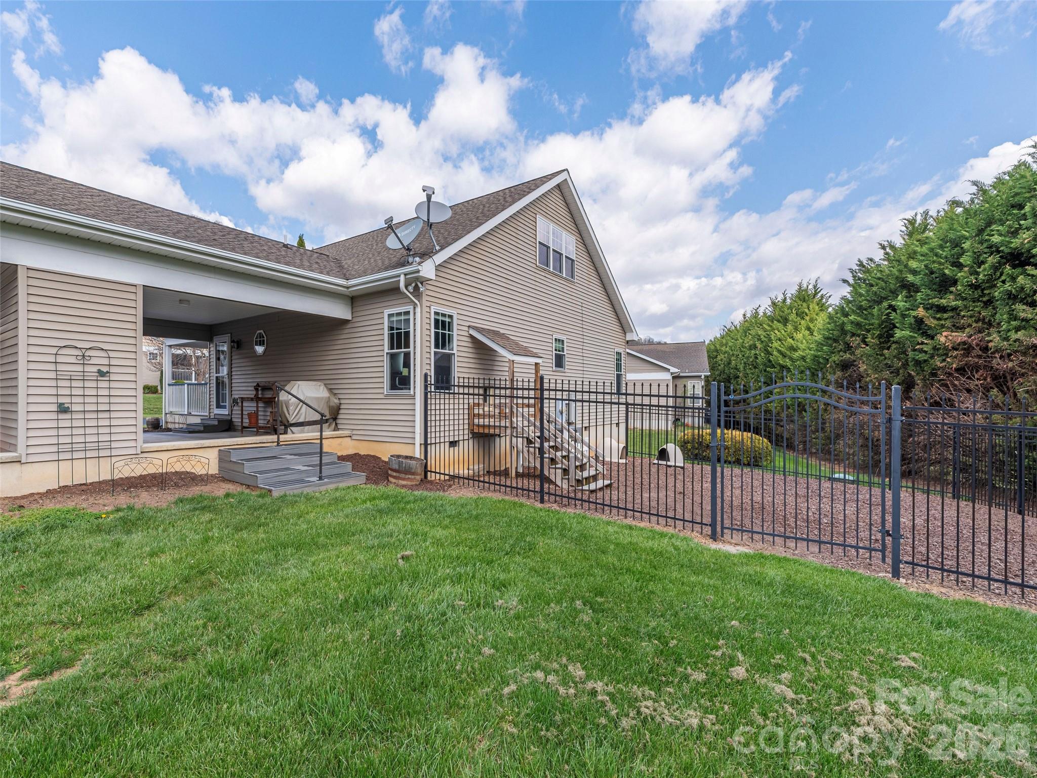 22 Cottage Loop — Waynesville