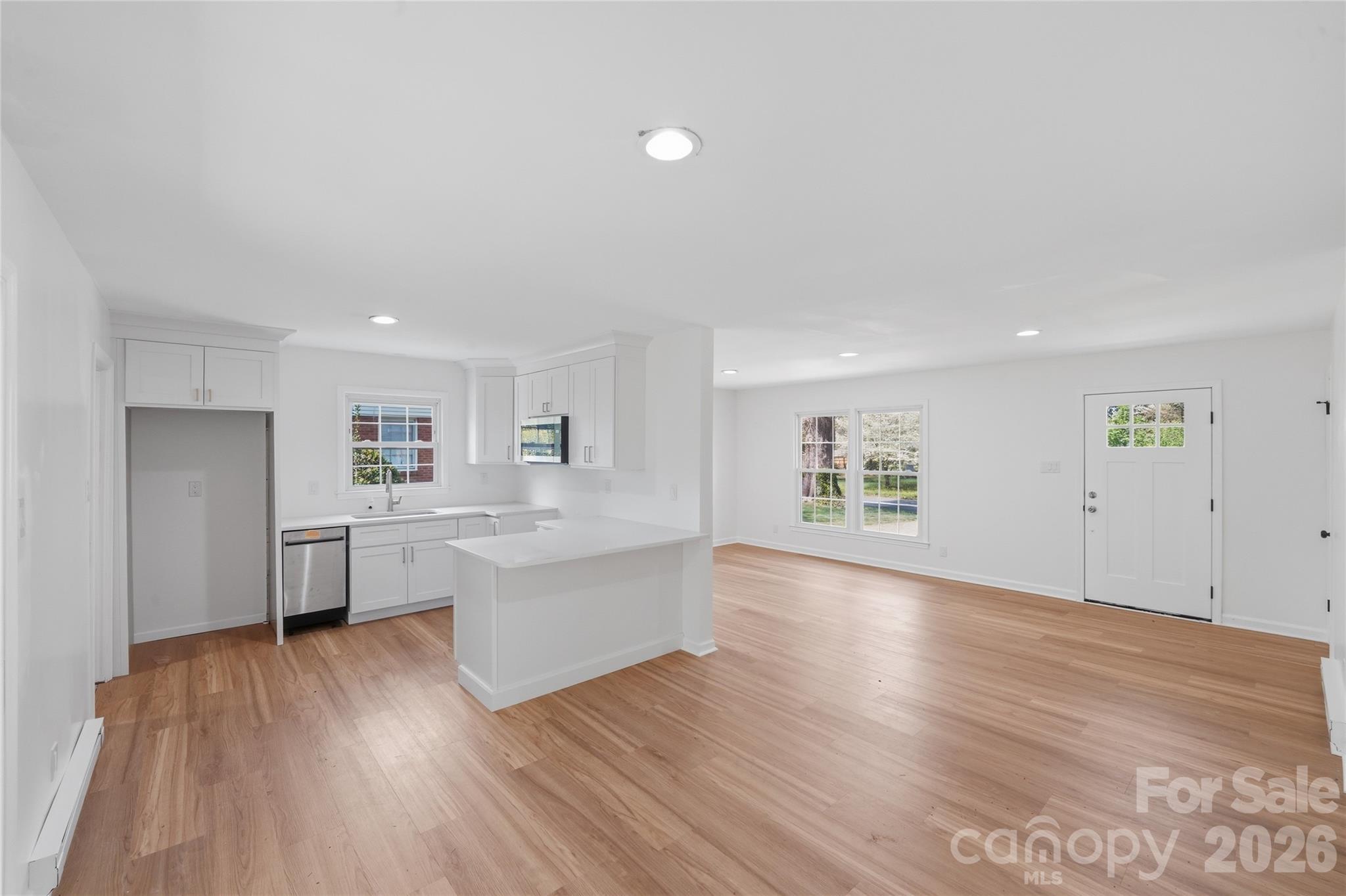 5906 Whitingham Drive — Charlotte