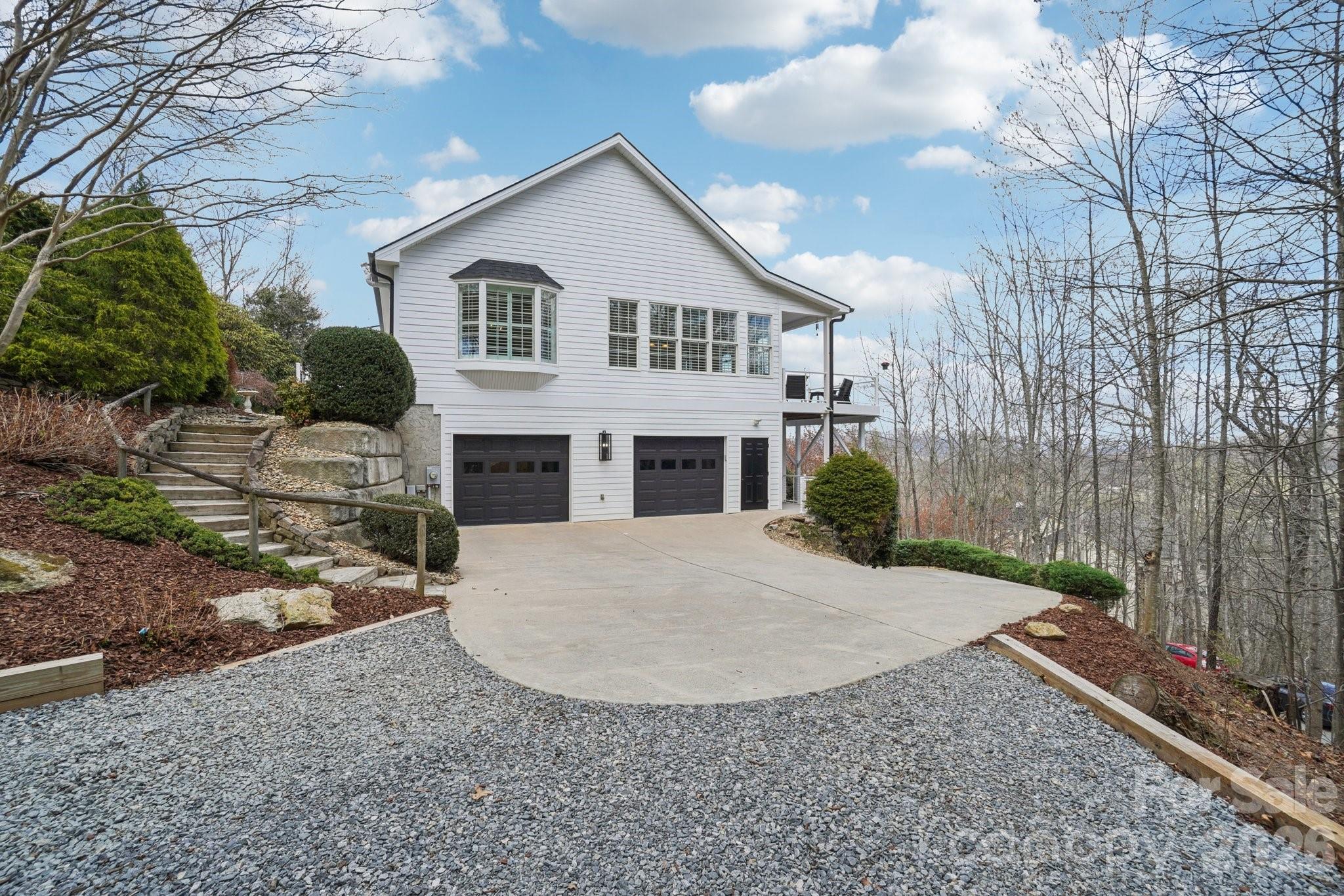 1409 Woodsong Drive — Hendersonville