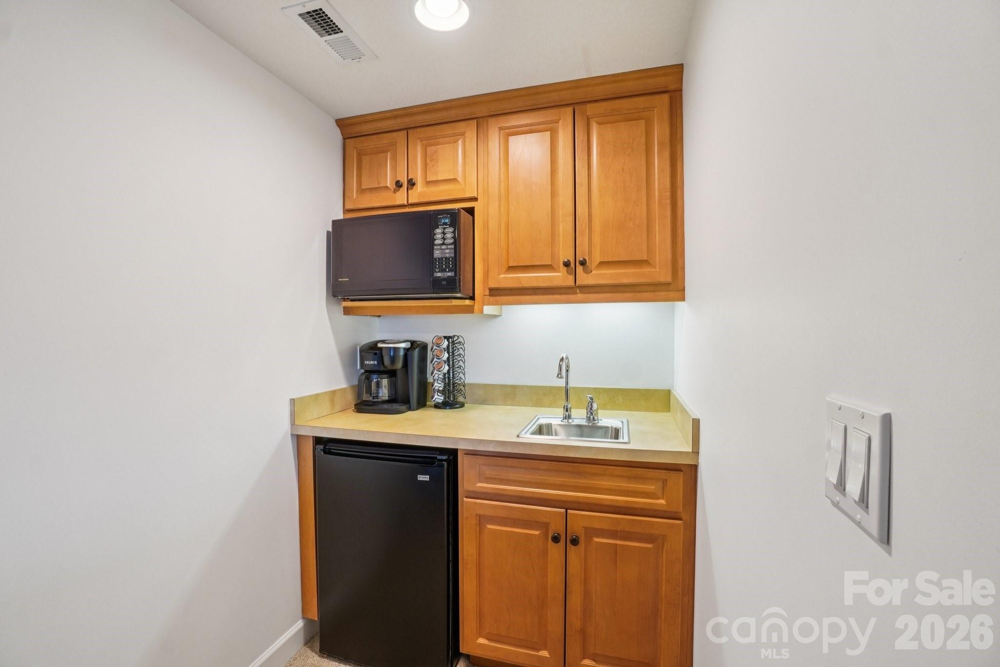 1409 Woodsong Drive — Hendersonville