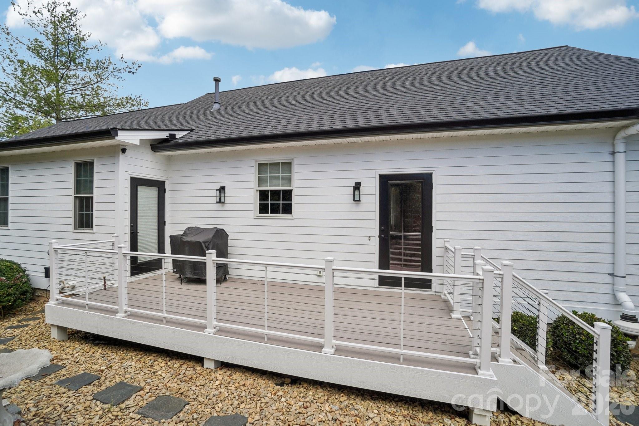 1409 Woodsong Drive — Hendersonville
