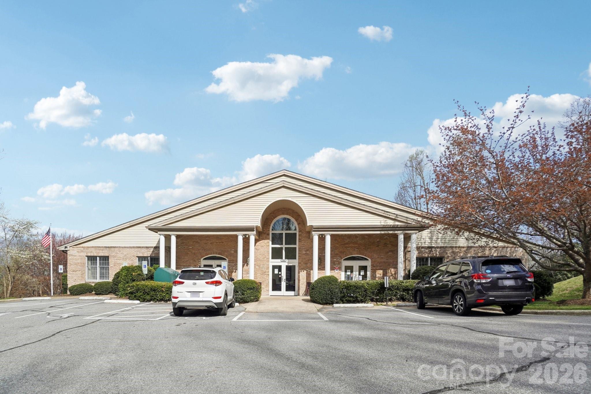 1409 Woodsong Drive — Hendersonville