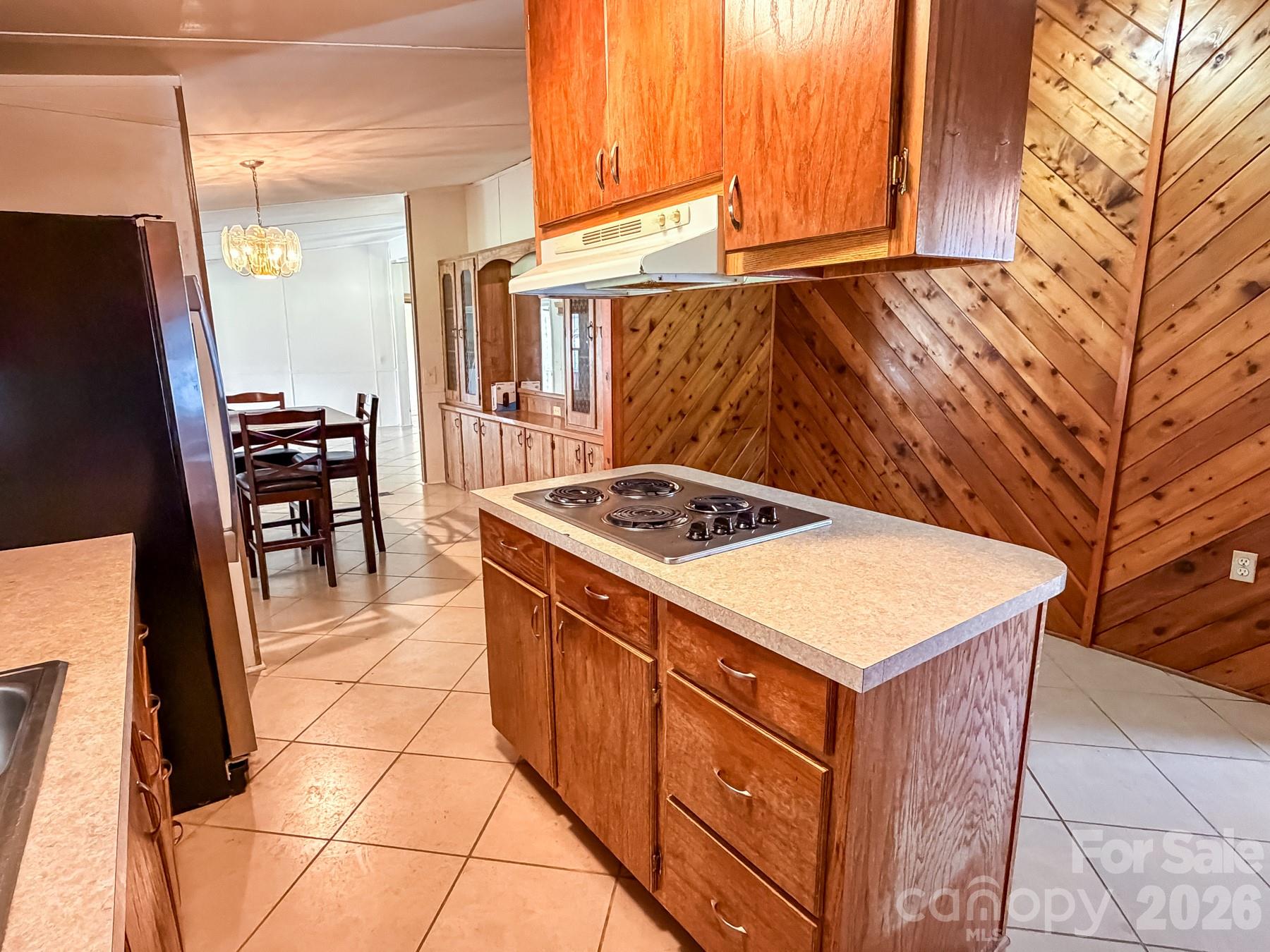 2746 Orangewood Lane — Newton