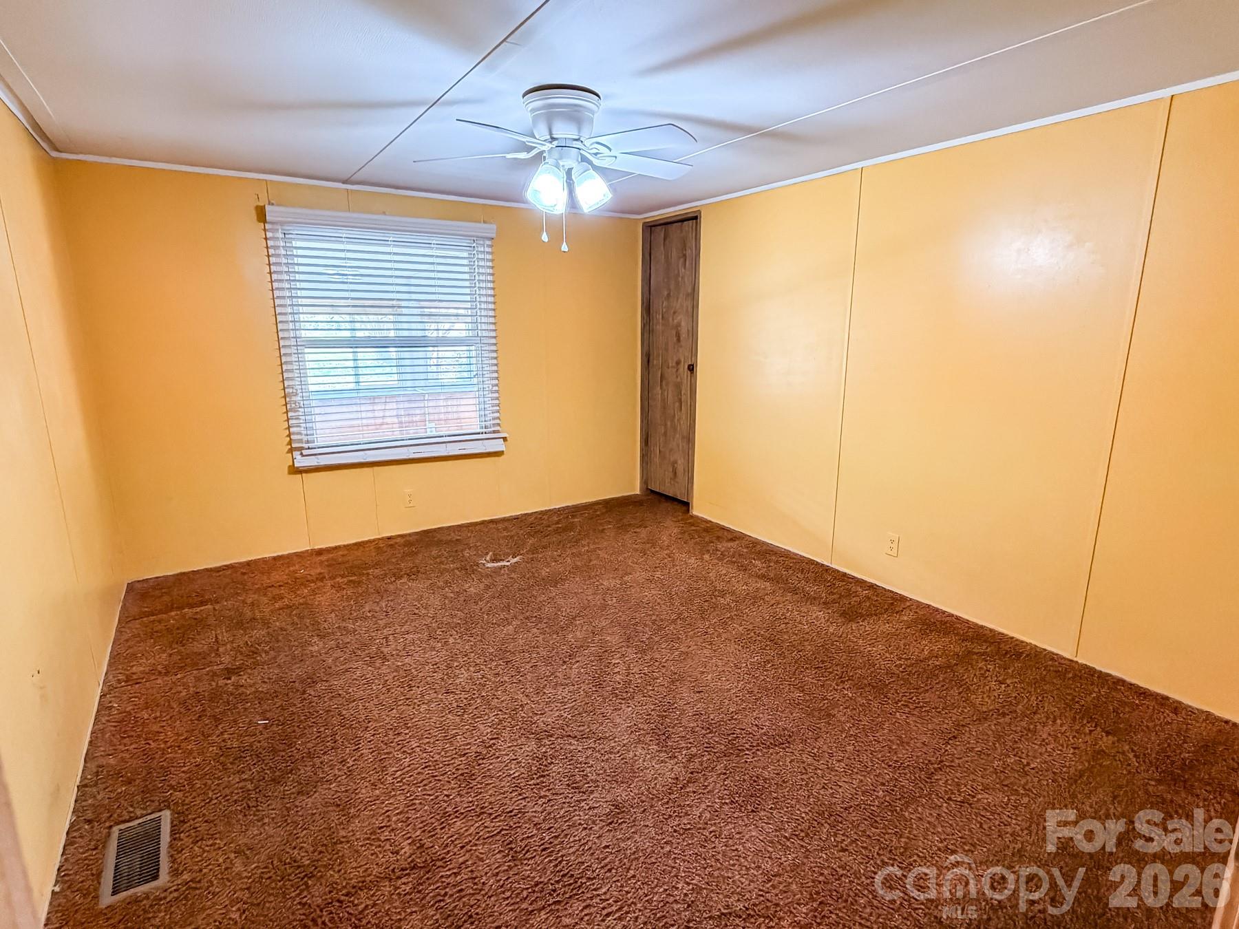 2746 Orangewood Lane — Newton
