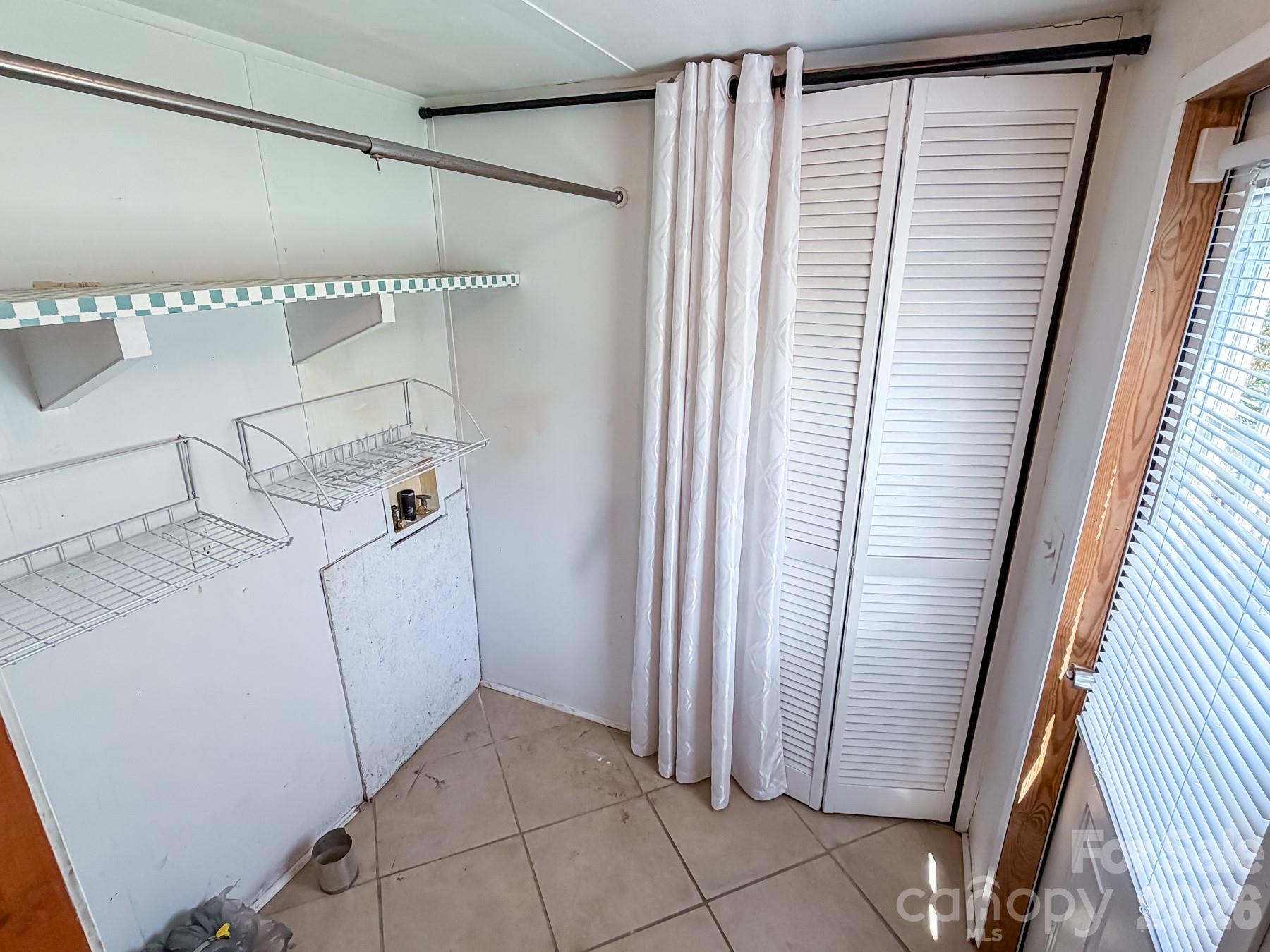 2746 Orangewood Lane — Newton