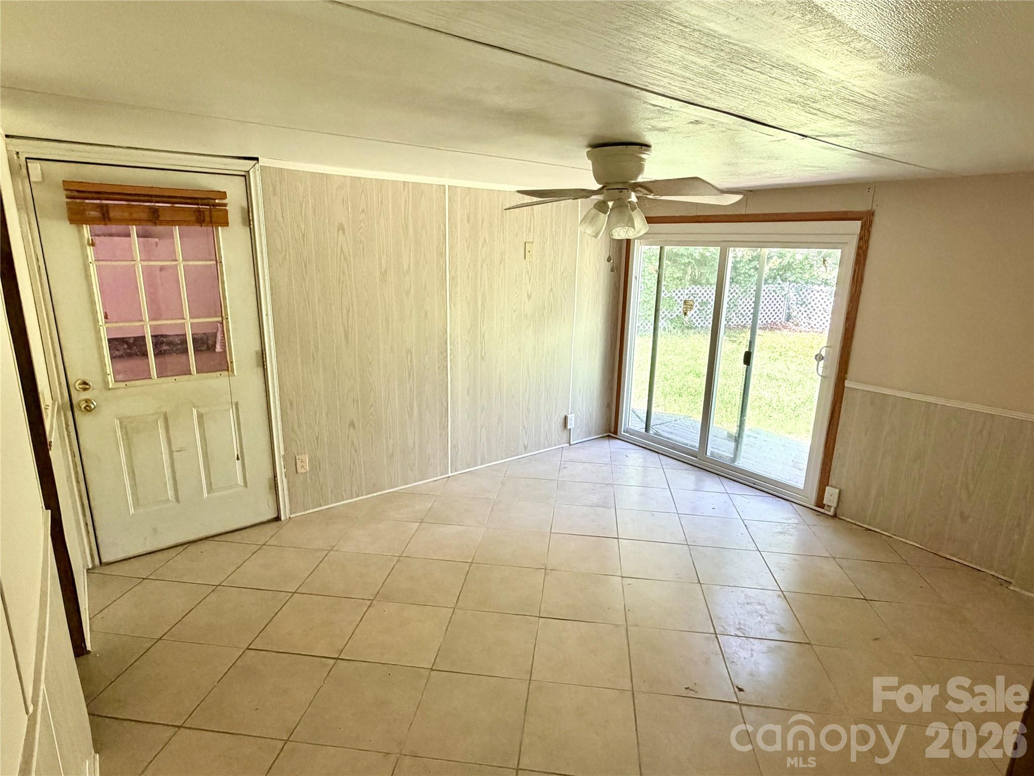2746 Orangewood Lane — Newton