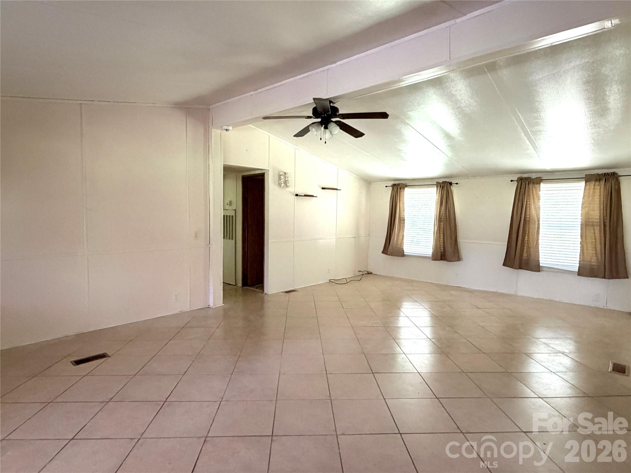 2746 Orangewood Lane — Newton