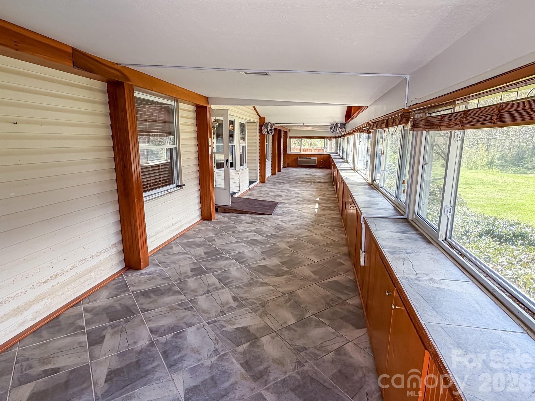 2746 Orangewood Lane — Newton