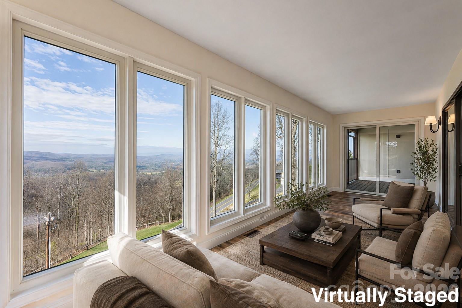 1203 Fleetwood Plaza — Hendersonville