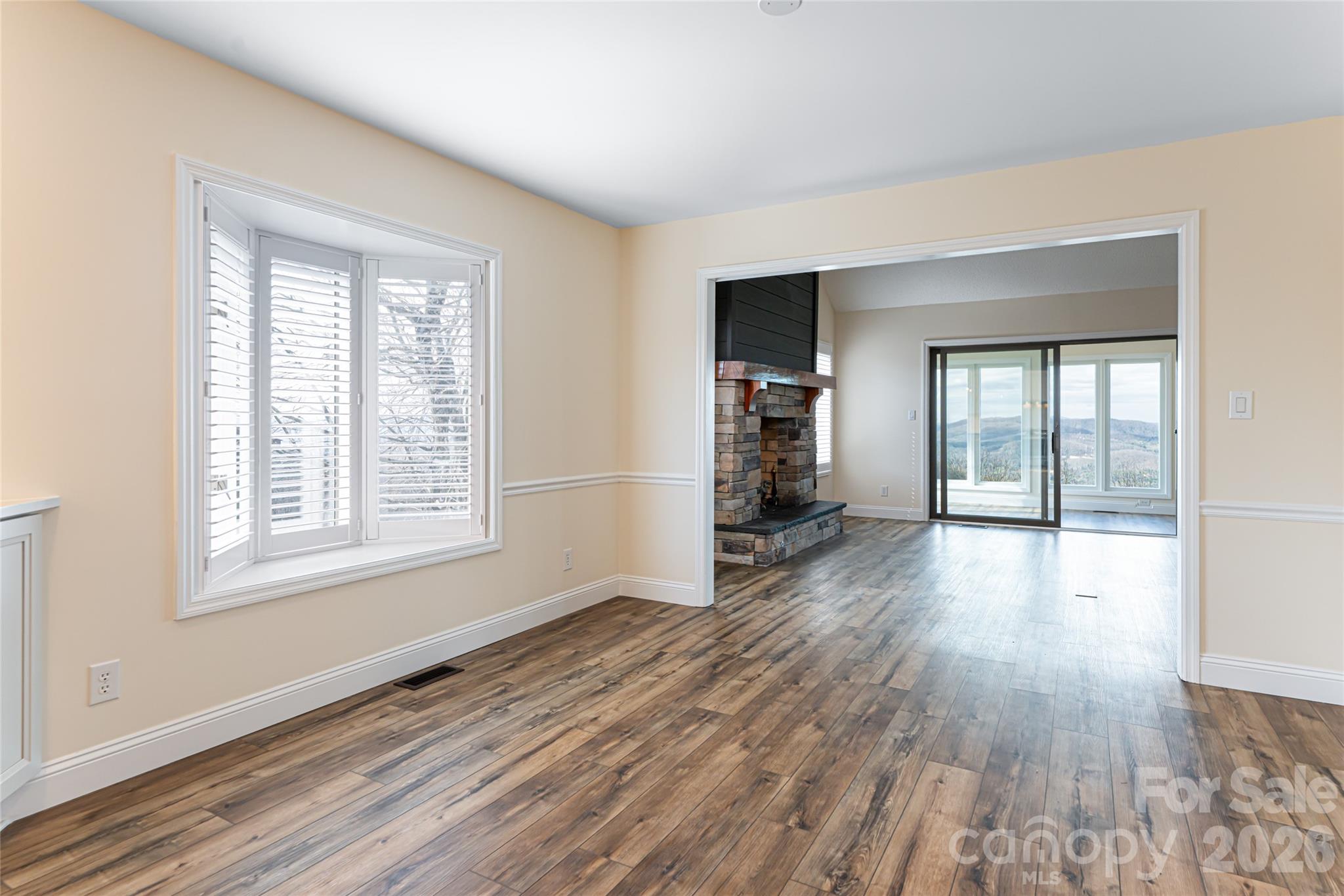 1203 Fleetwood Plaza — Hendersonville