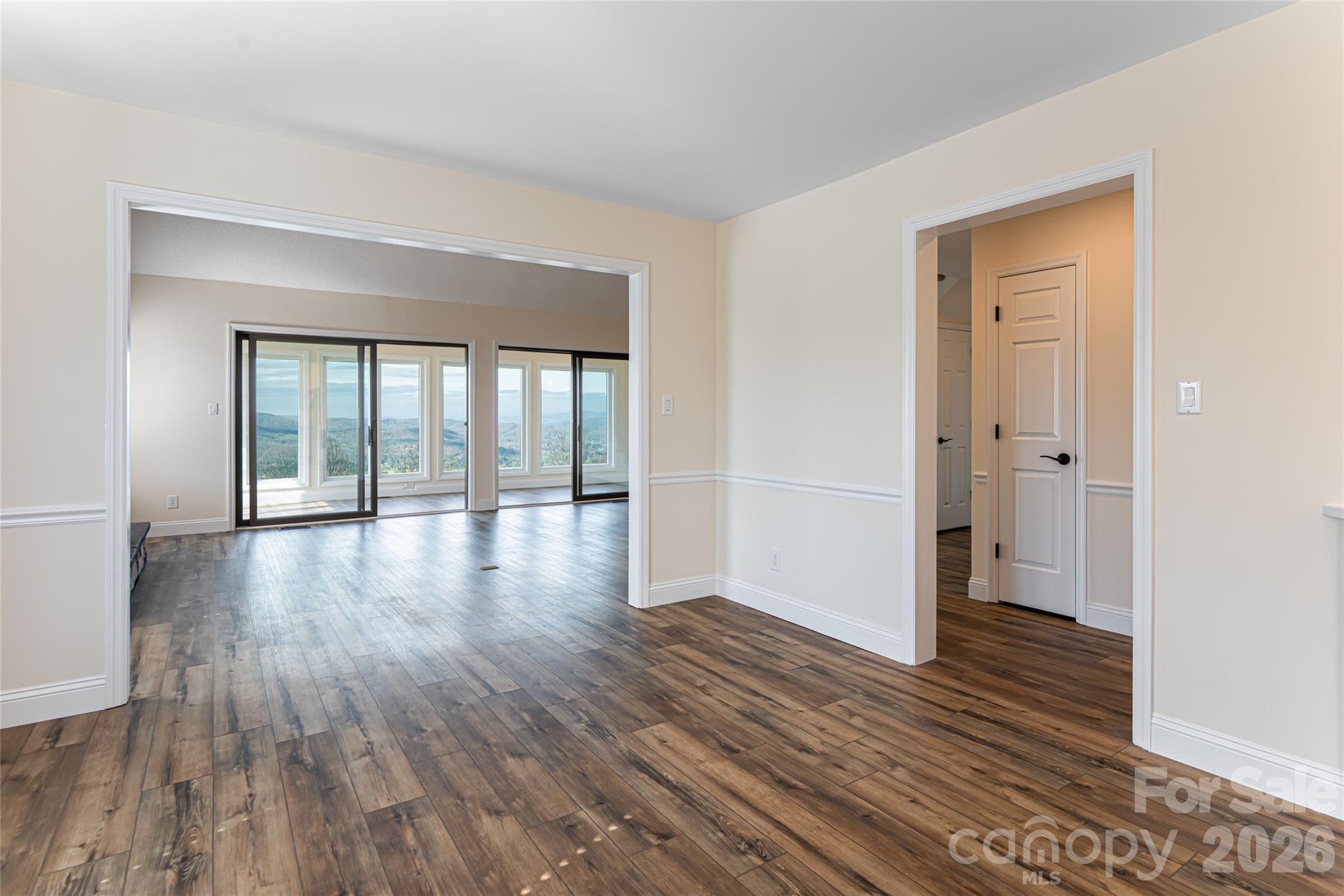 1203 Fleetwood Plaza — Hendersonville