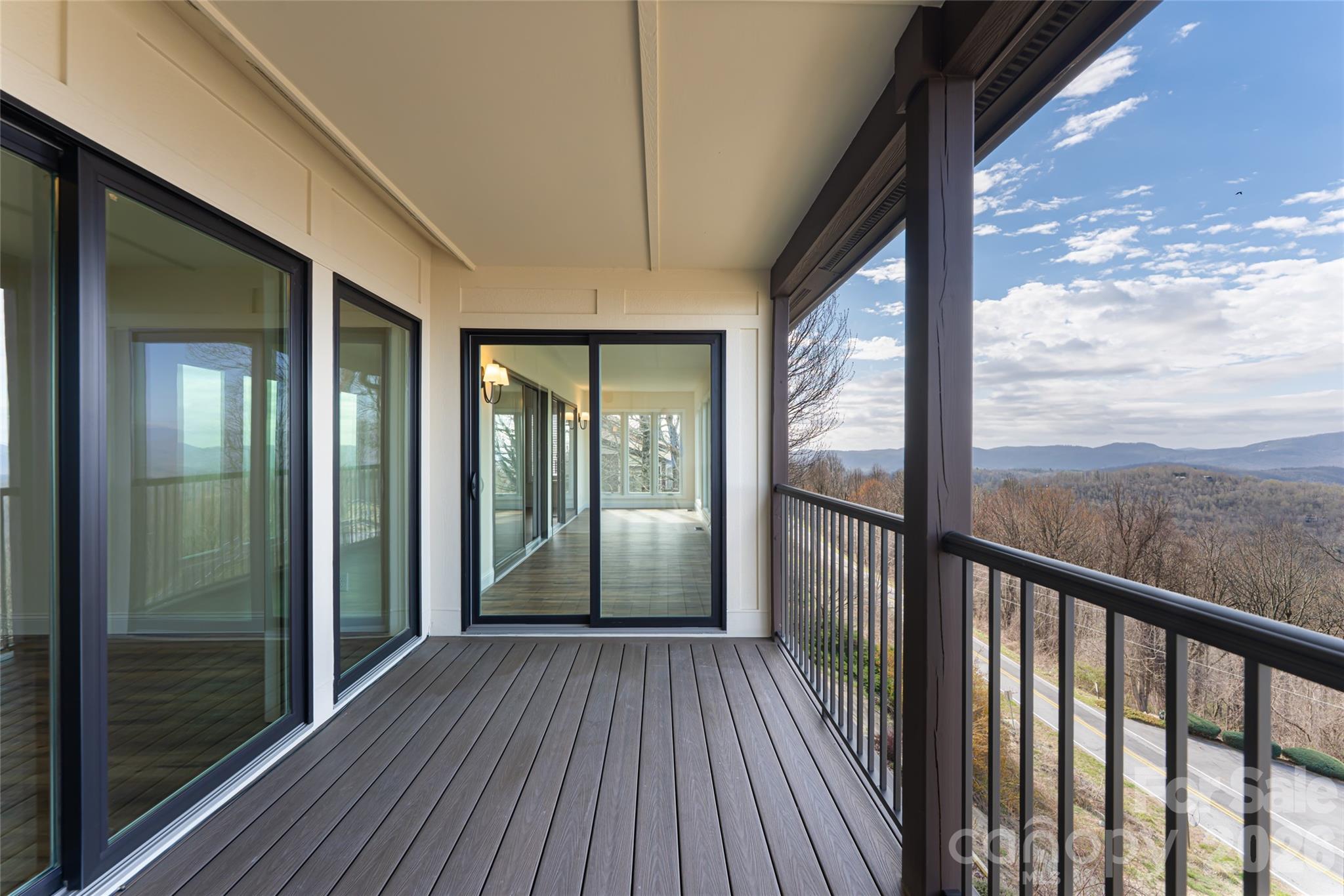 1203 Fleetwood Plaza — Hendersonville